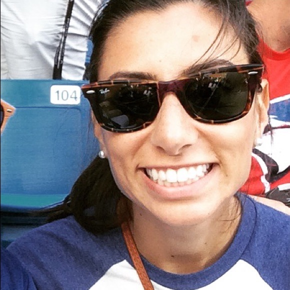 Meet your Posher, Laura - Picture 1 of 1